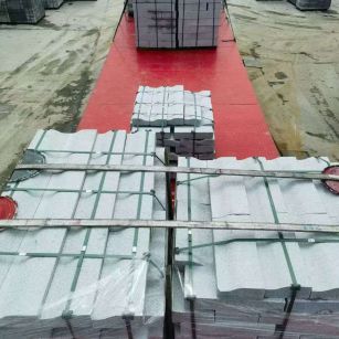 晋城 芝麻白仿形加直形路沿石出货日常