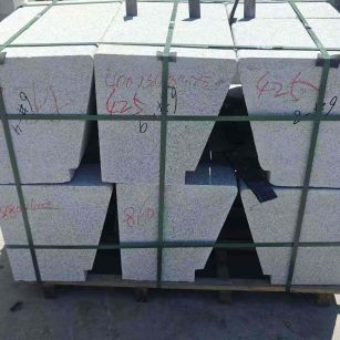 晋城 芝麻白异形坐凳，石凳