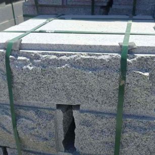 晋城 芝麻白花岗岩自然面成品