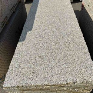 晋城 黄金麻花岗岩荔枝面毛板，半成品