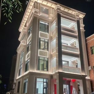 晋城 芝麻白花岗岩别墅外墙夜间效果