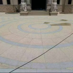 晋城 黄金麻芝麻灰花岗岩石材地铺拼接效果