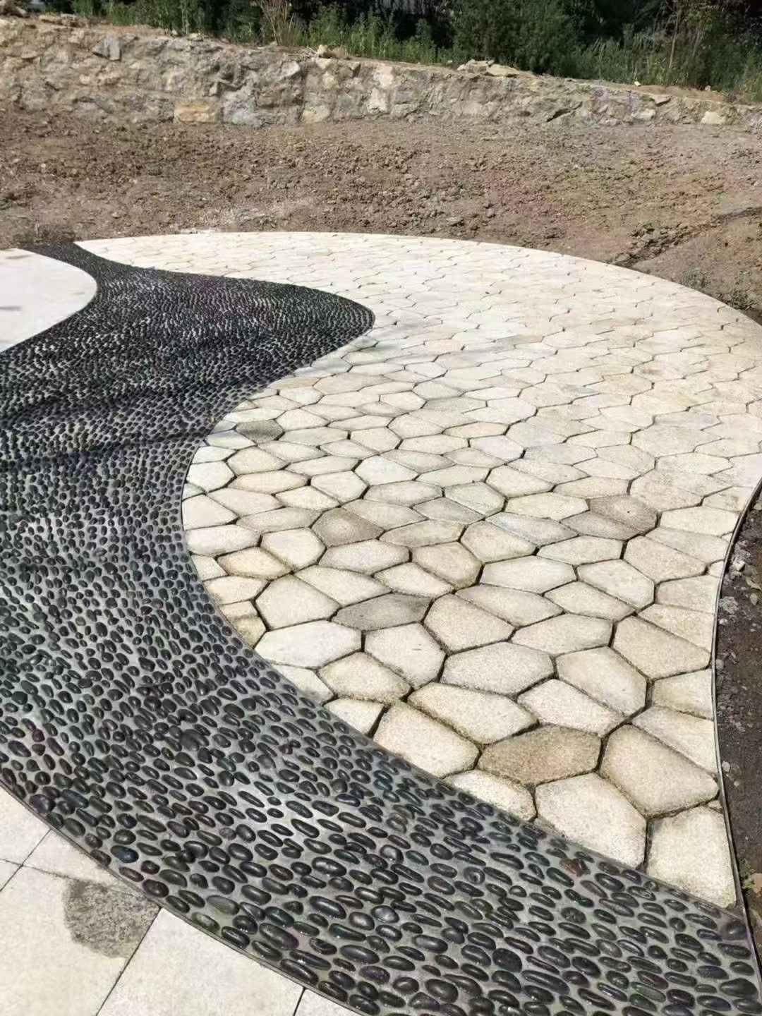 晋城 黄金麻冰裂纹地铺石工地铺装案例