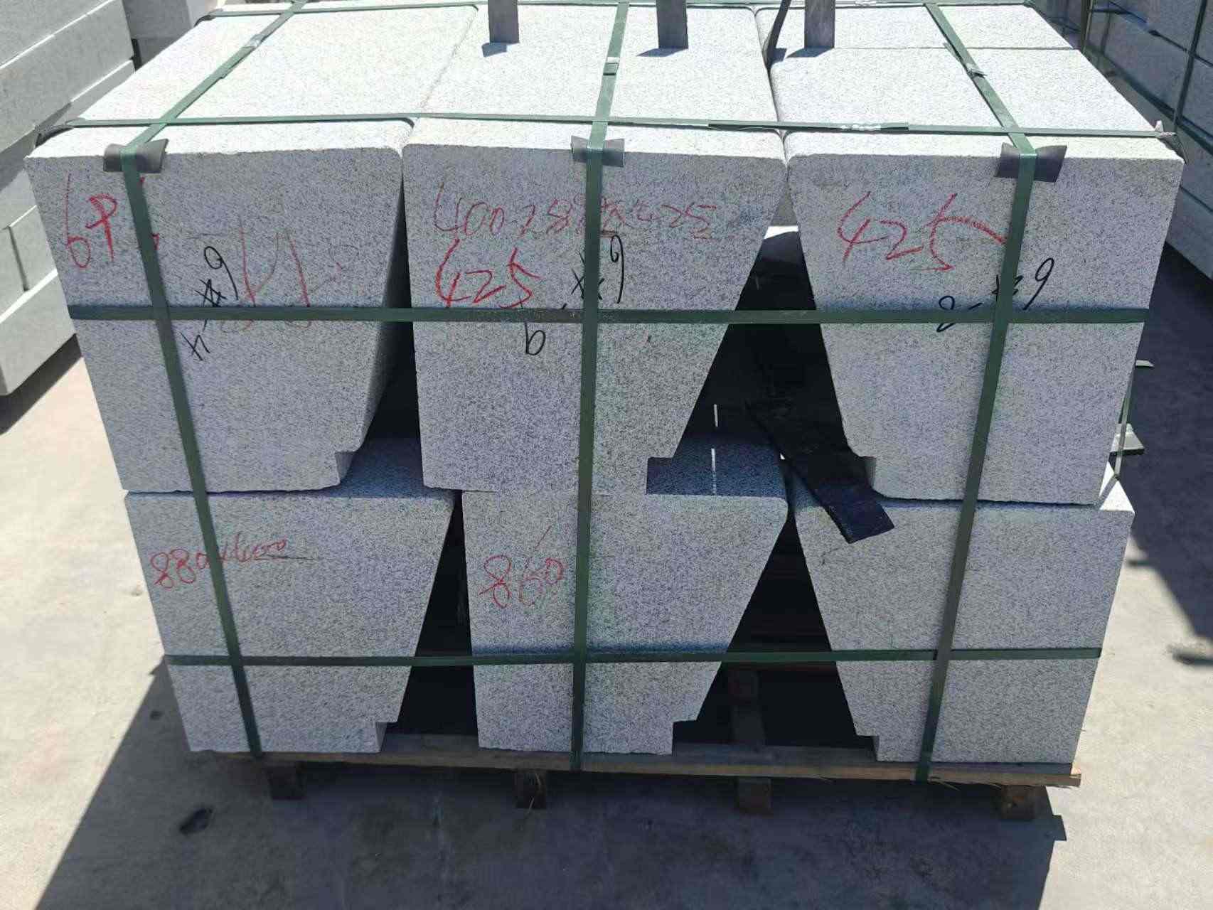 晋城 芝麻白异形坐凳，石凳