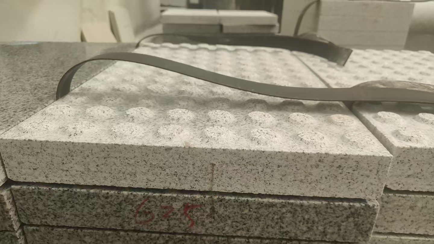 晋城 芝麻白花岗岩6.0公分荔枝面五轴加工雕刻盲点