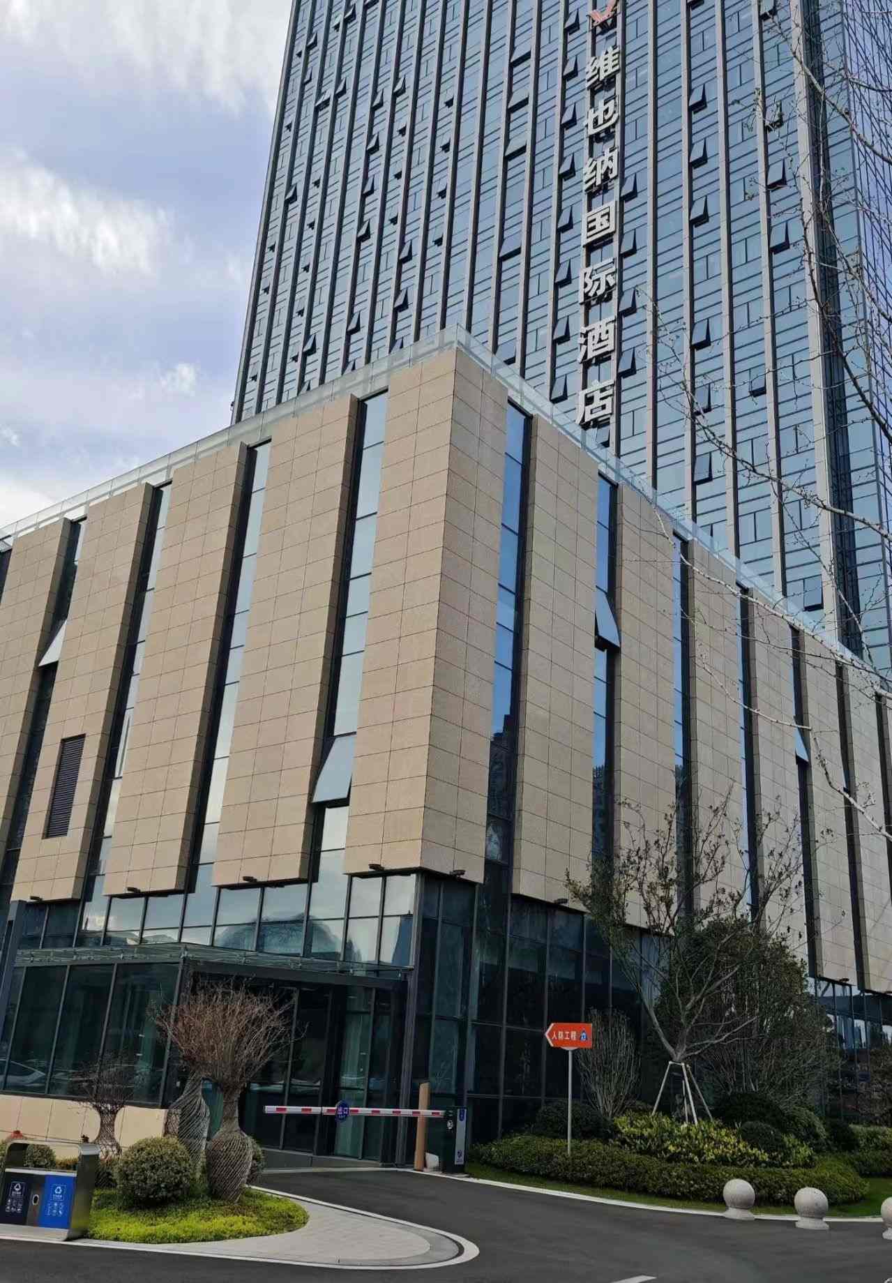 晋城 黄金麻花岗岩外墙干挂