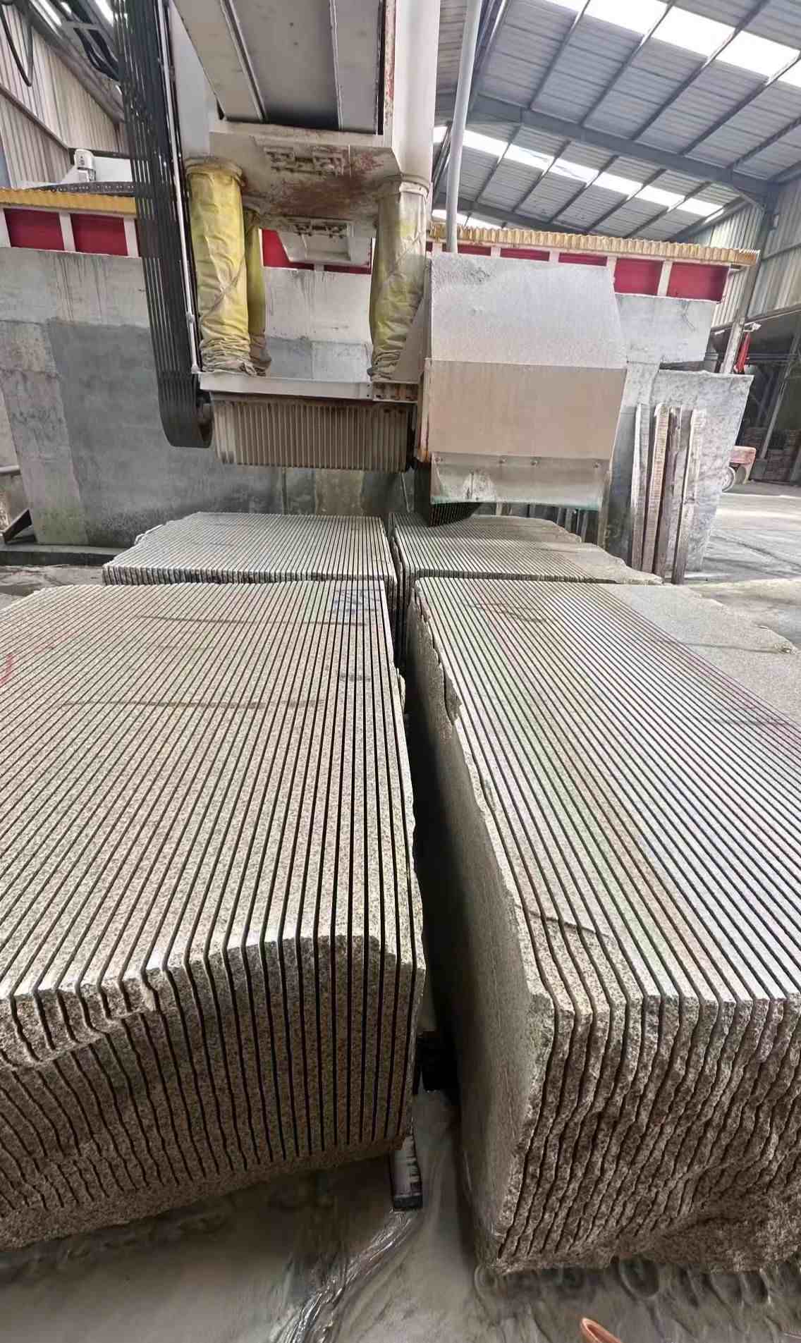 晋城 车间生产日常，黄金麻白麻花岗岩