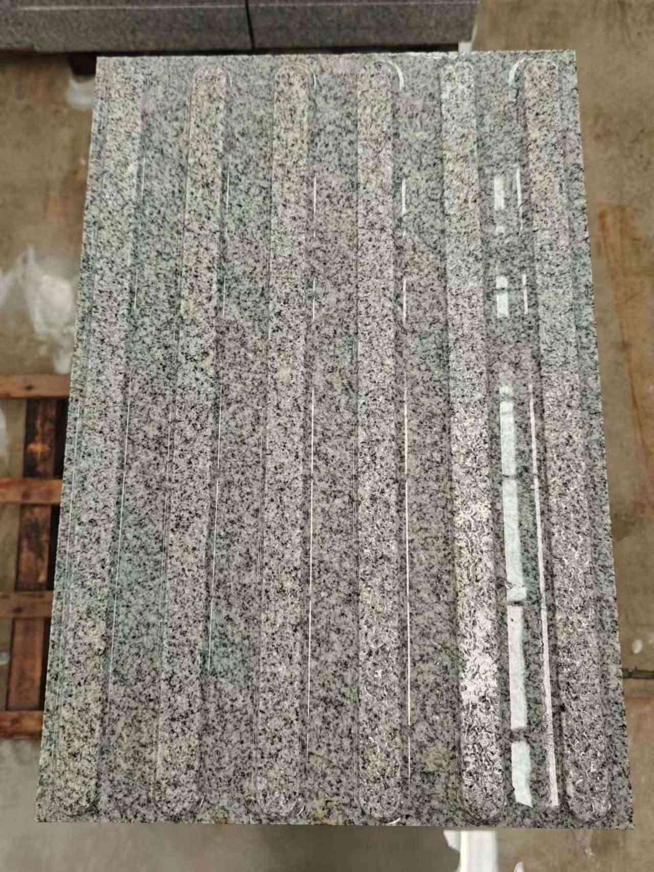 晋城 芝麻白花岗岩荔枝面雕刻盲道，盲条