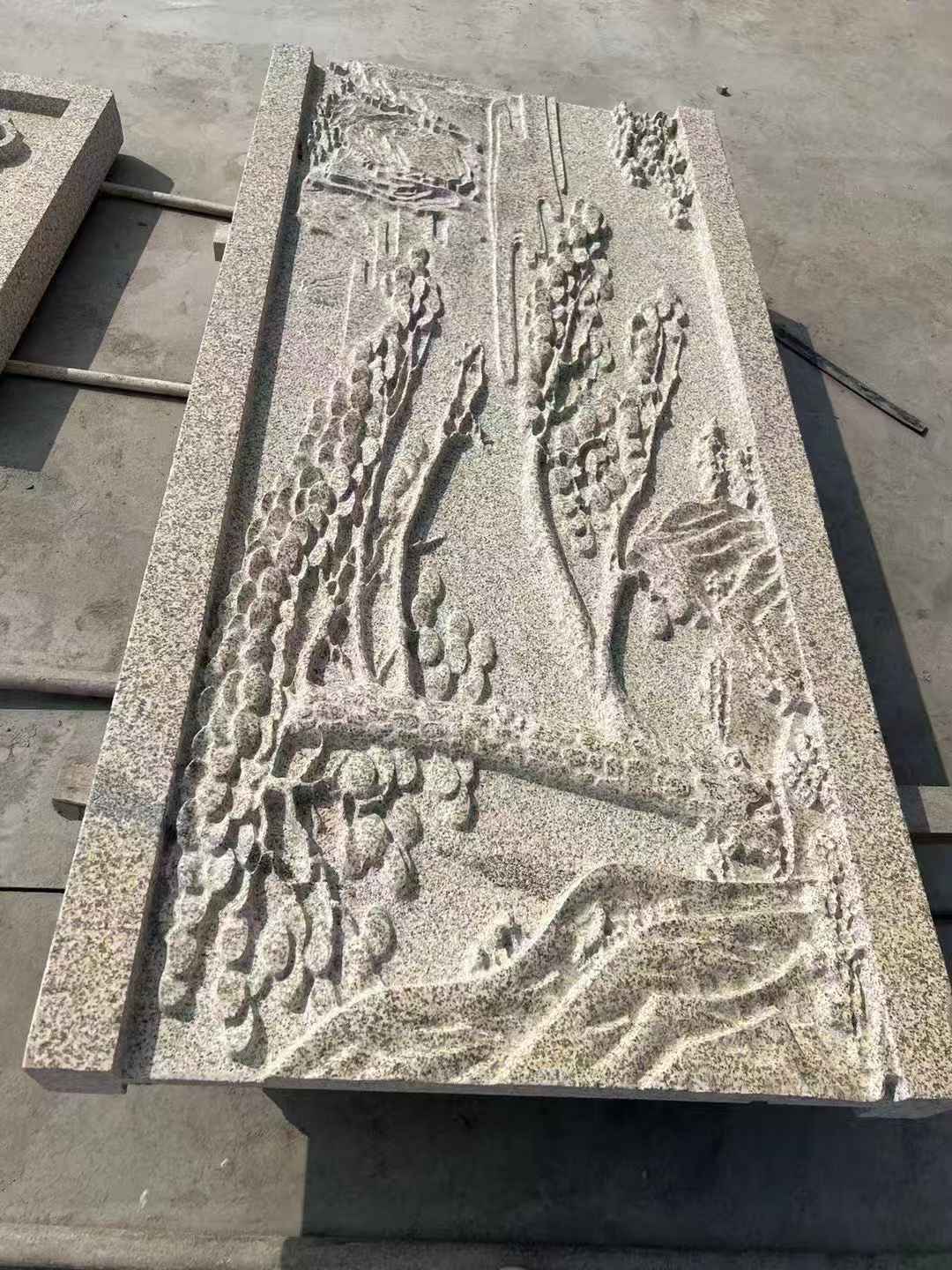 晋城 黄金麻雕刻板浮雕迎客松