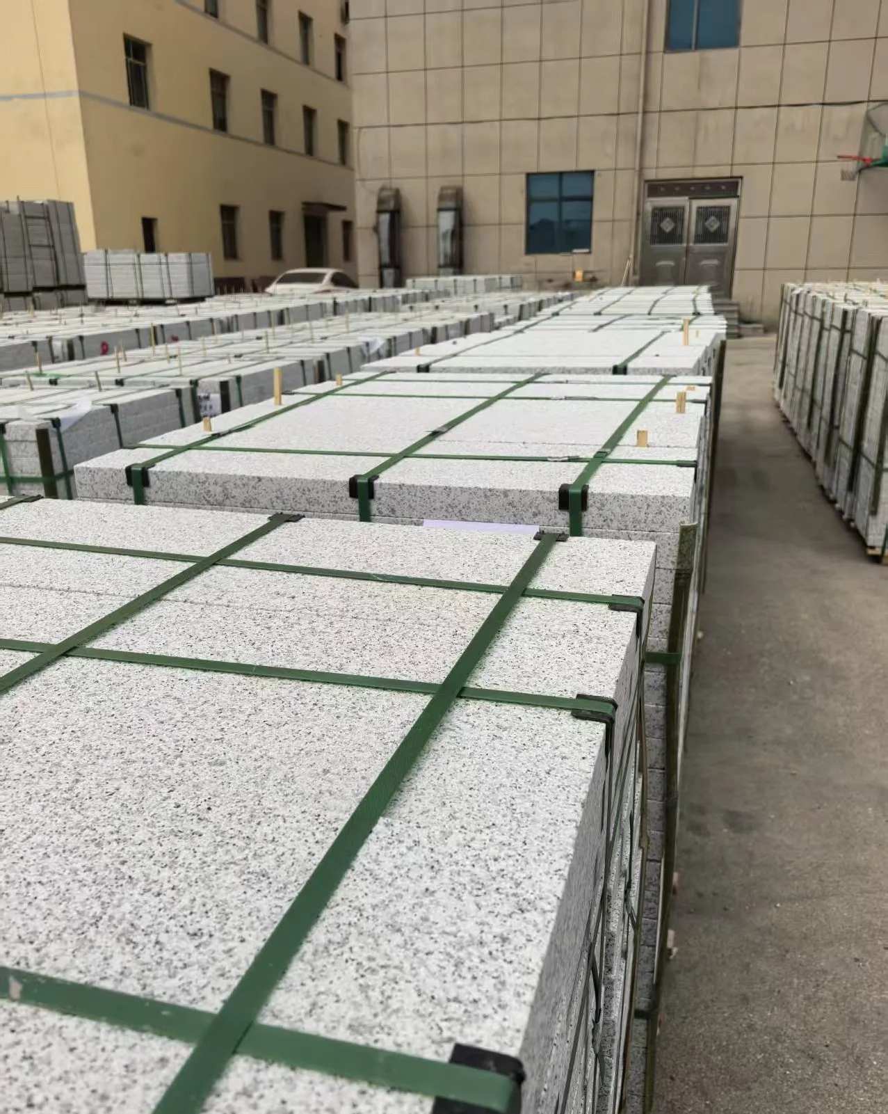 晋城 白麻花岗岩5.0公分荔枝面地铺石