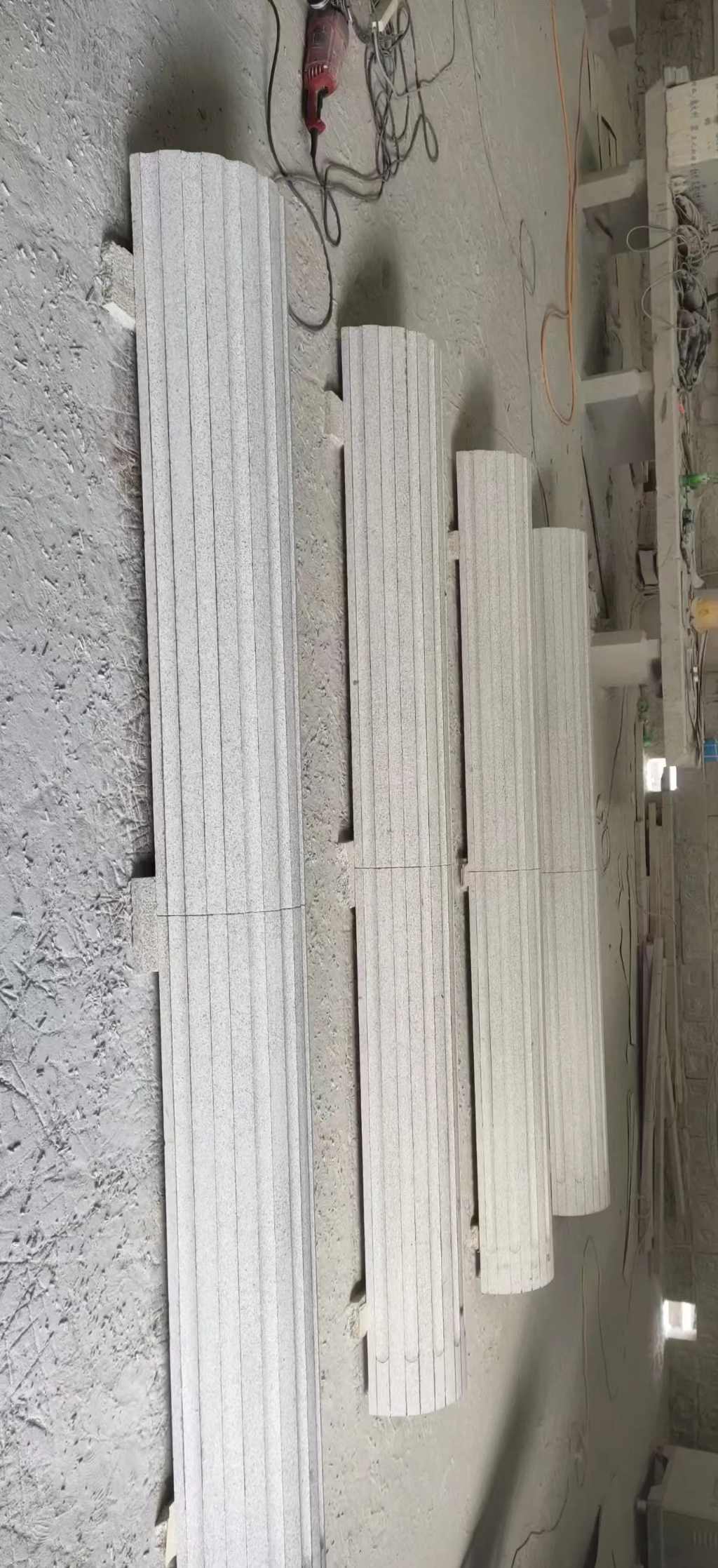 晋城 花岗岩厂家带你看白麻花岗岩门楼大柱柱皮