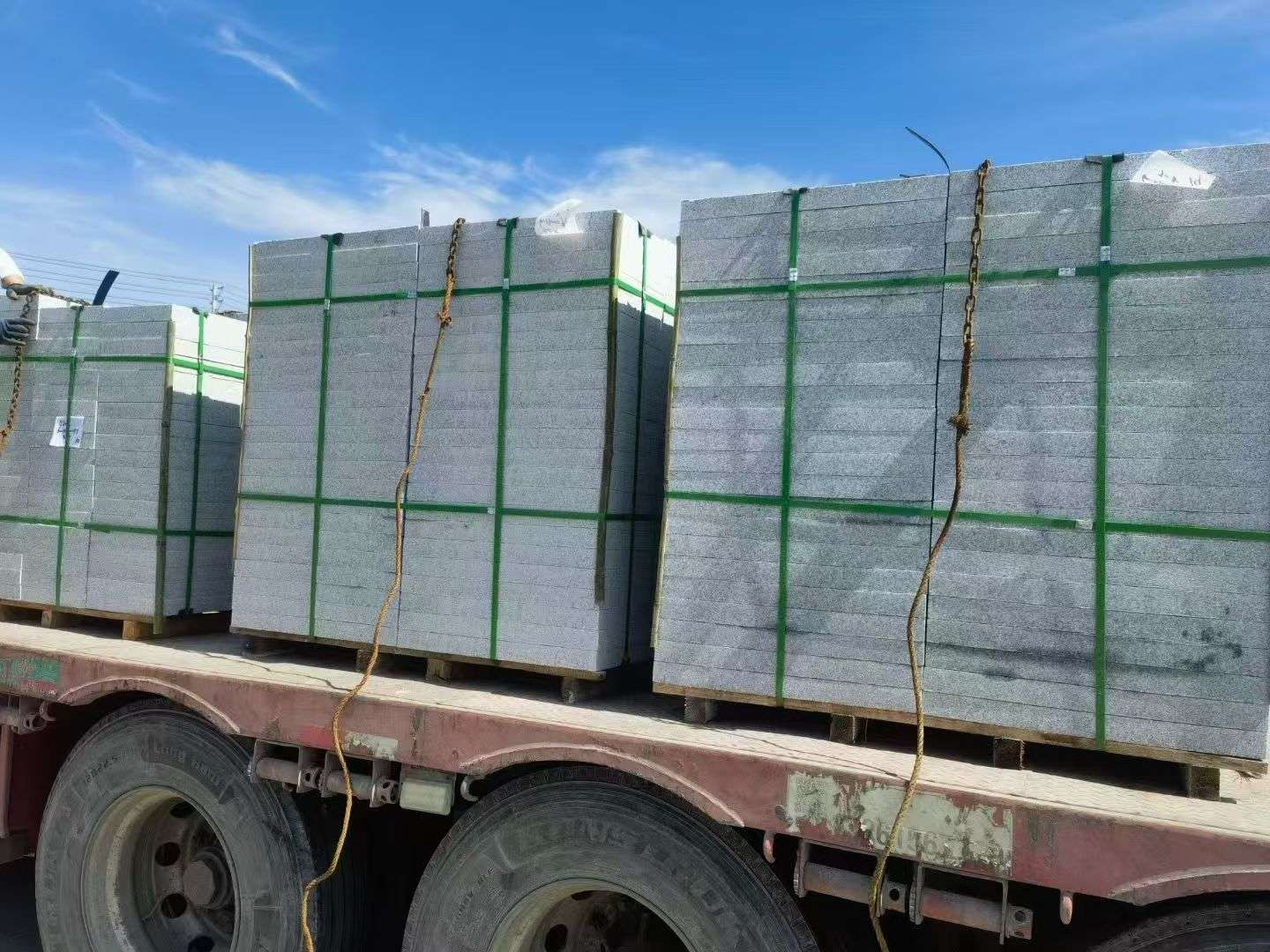 晋城 芝麻白花岗岩地铺石装车日常