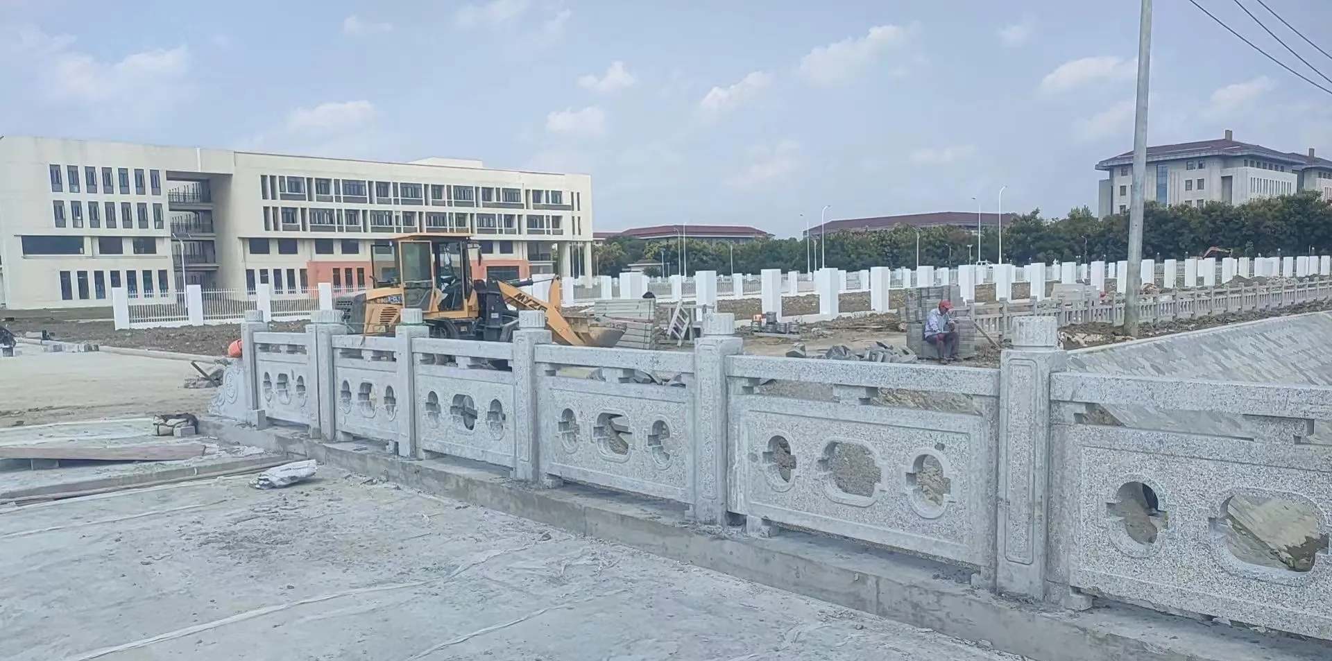 晋城 白麻花岗岩荔枝面河道栏杆