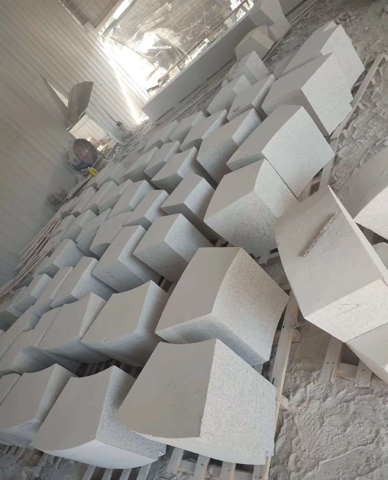 晋城 白麻花岗岩异形坐凳