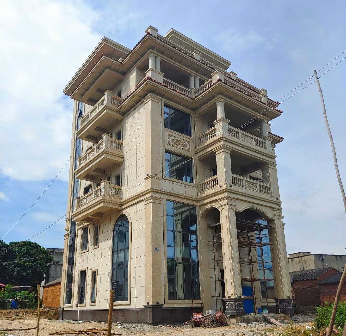 晋城 黄金麻花岗岩石材别墅外墙干挂搭配（雕花栏杆花瓶柱门楼罗马柱）