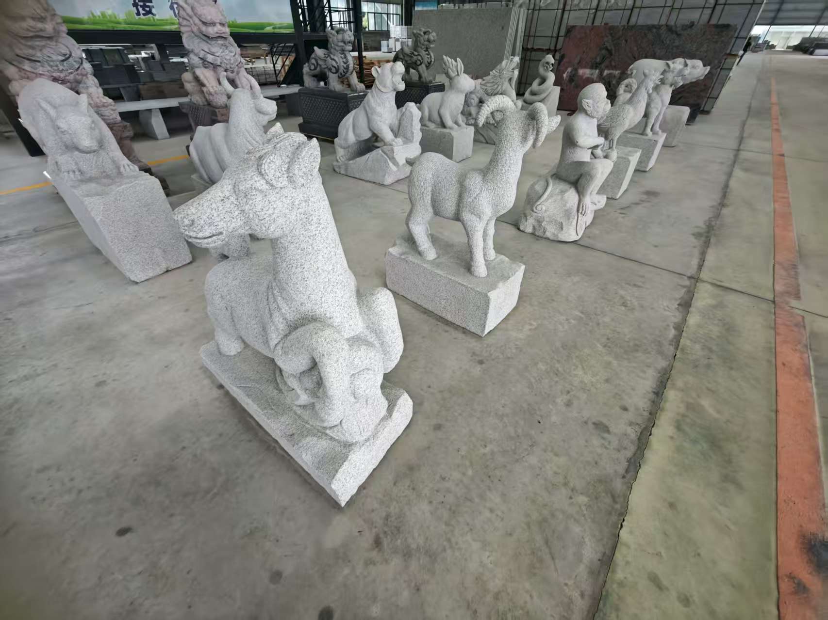 晋城 芝麻白花岗岩造型立体雕刻——十二生肖